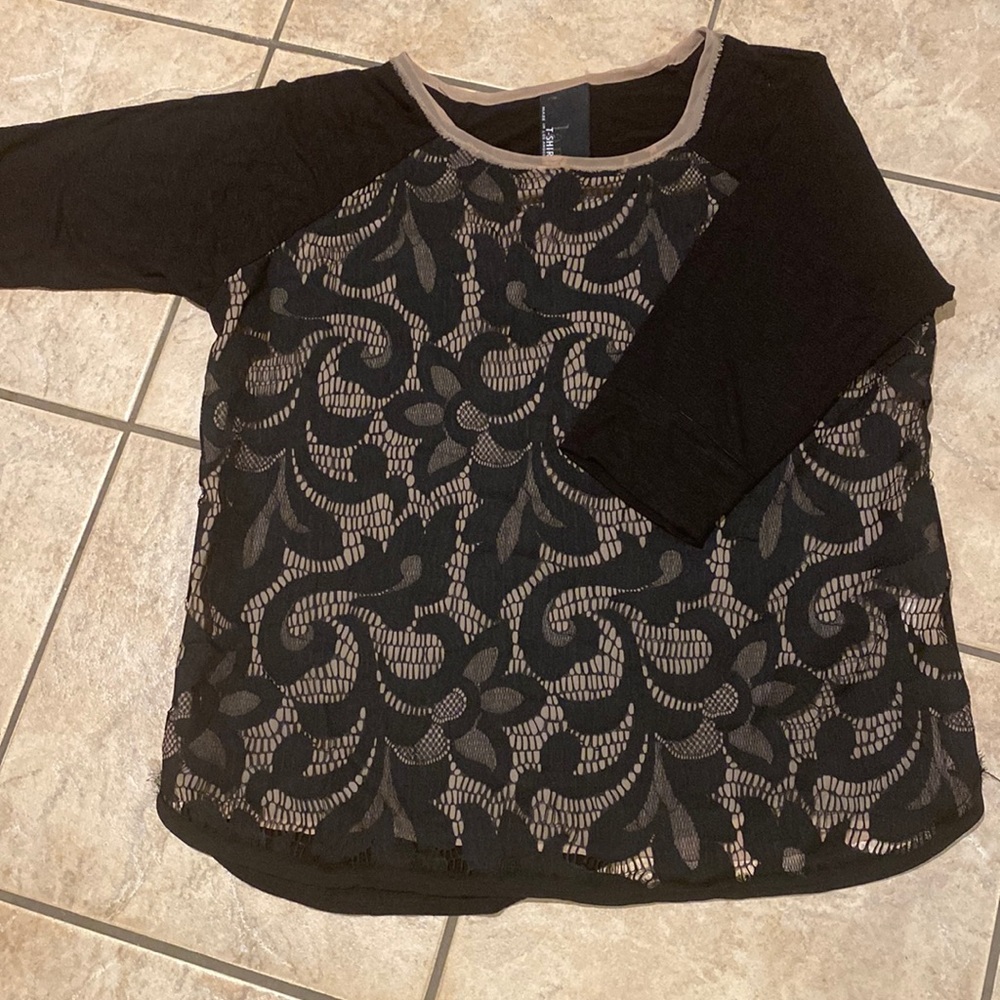 Anthropologie Dolan T-shirt Black with tan and lace. Size XL